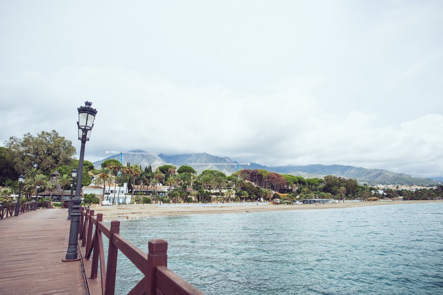 janni-deler-marbella-beachwalkDSC_2267