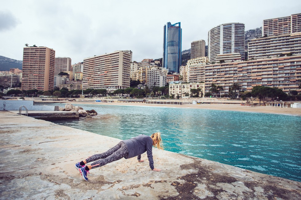 janni-deler-beach-workoutDSC_8982