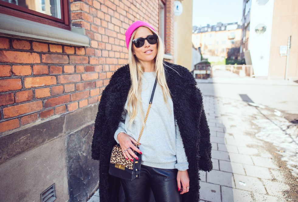 janni-deler-black-fluffy-jacketDSC_1302