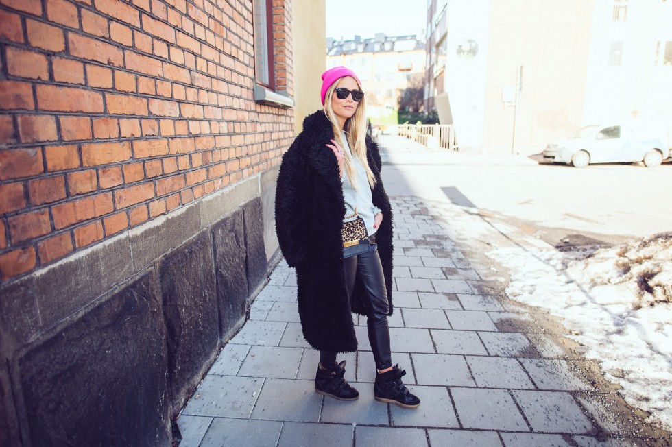 janni-deler-black-fluffy-jacketDSC_1319