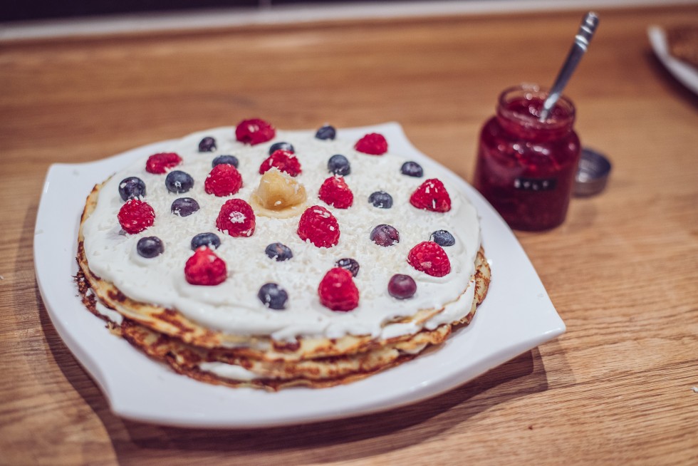 janni-deler-pancake-cake_DSC2604