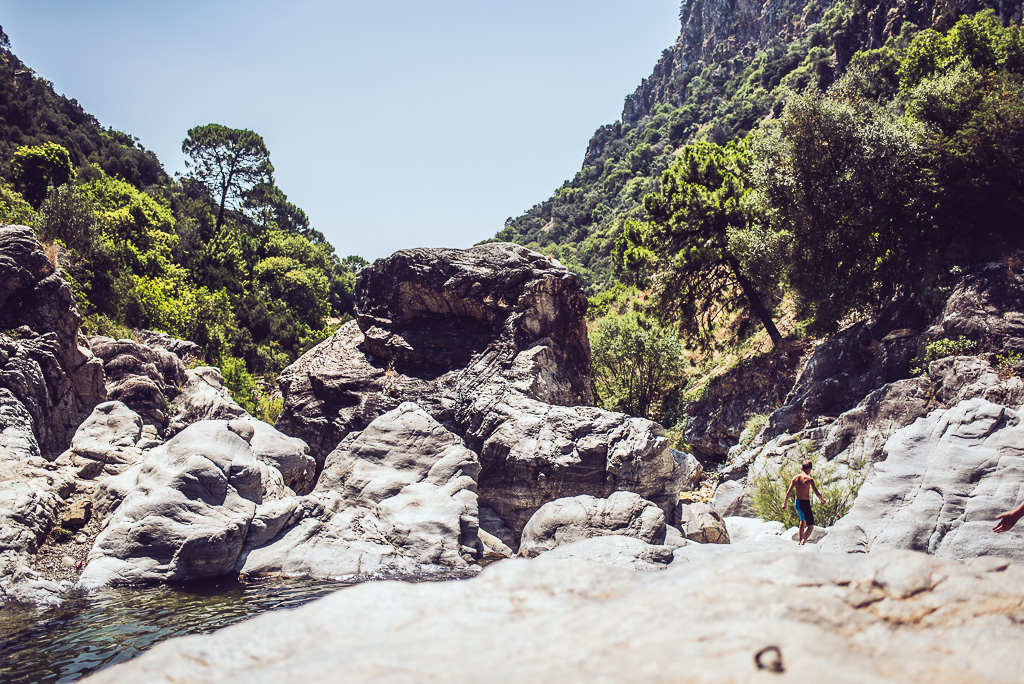 janni-deler-cliff-jumpingDSC_7967