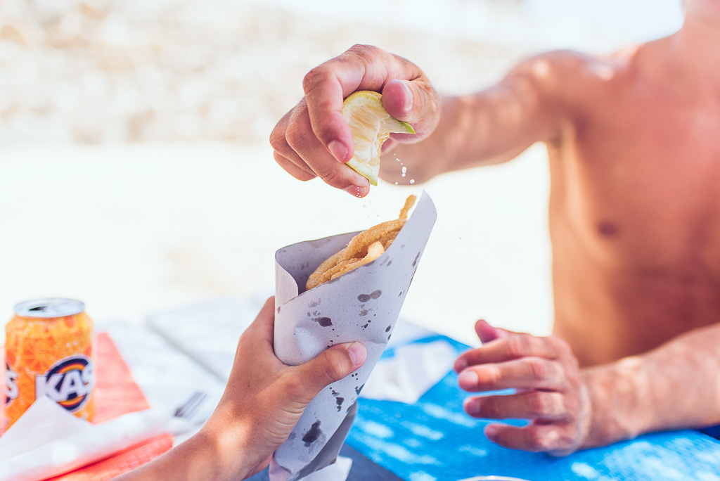 janni-deler-beach-lunchDSC_0577