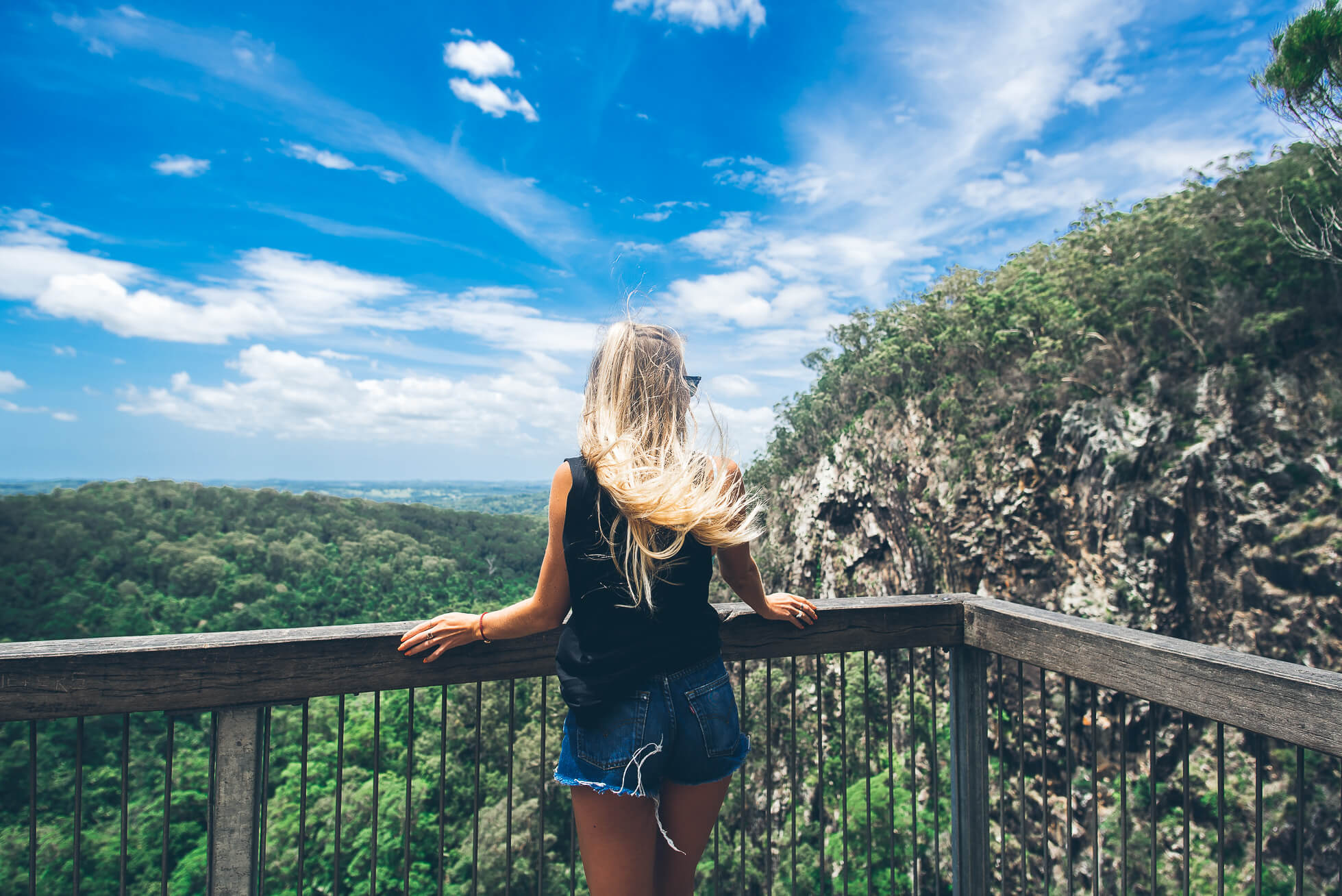 janni-deler-waterfall-hike-byronbayDSC_3251