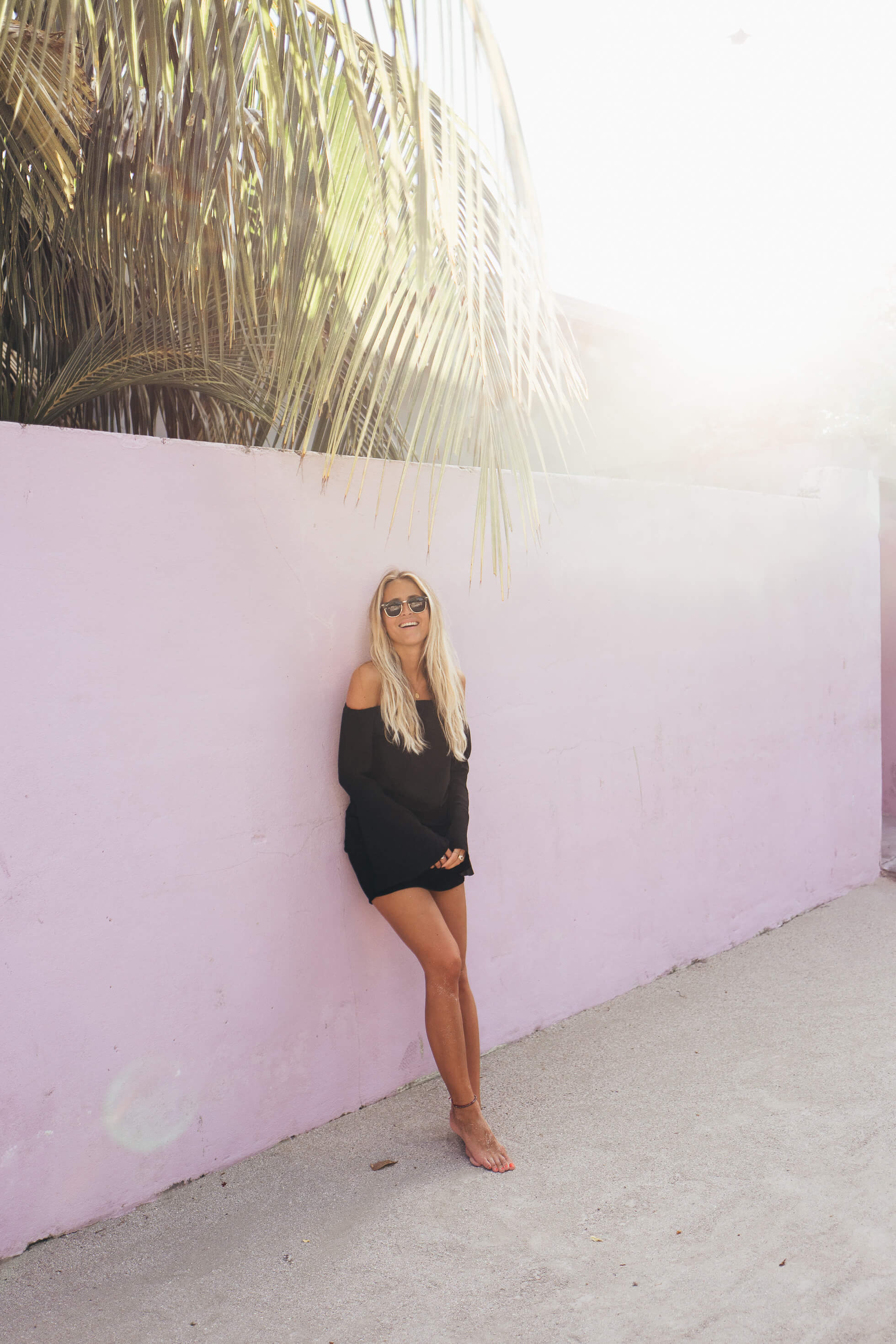 janni-deler-pink-walls-maldivesl1120276