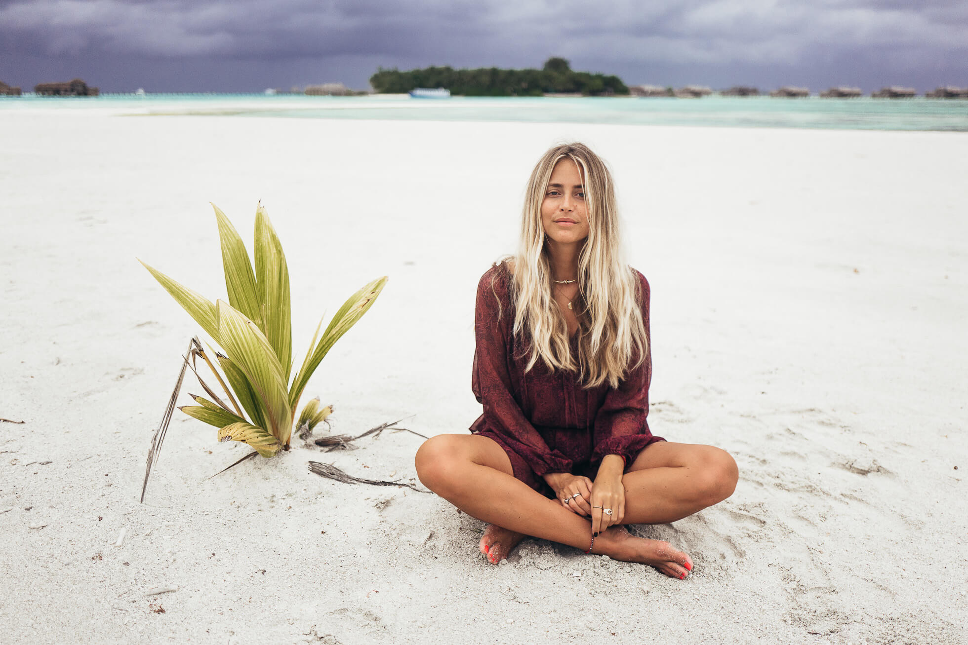 janni-deler-stormy-maldivesl1130464